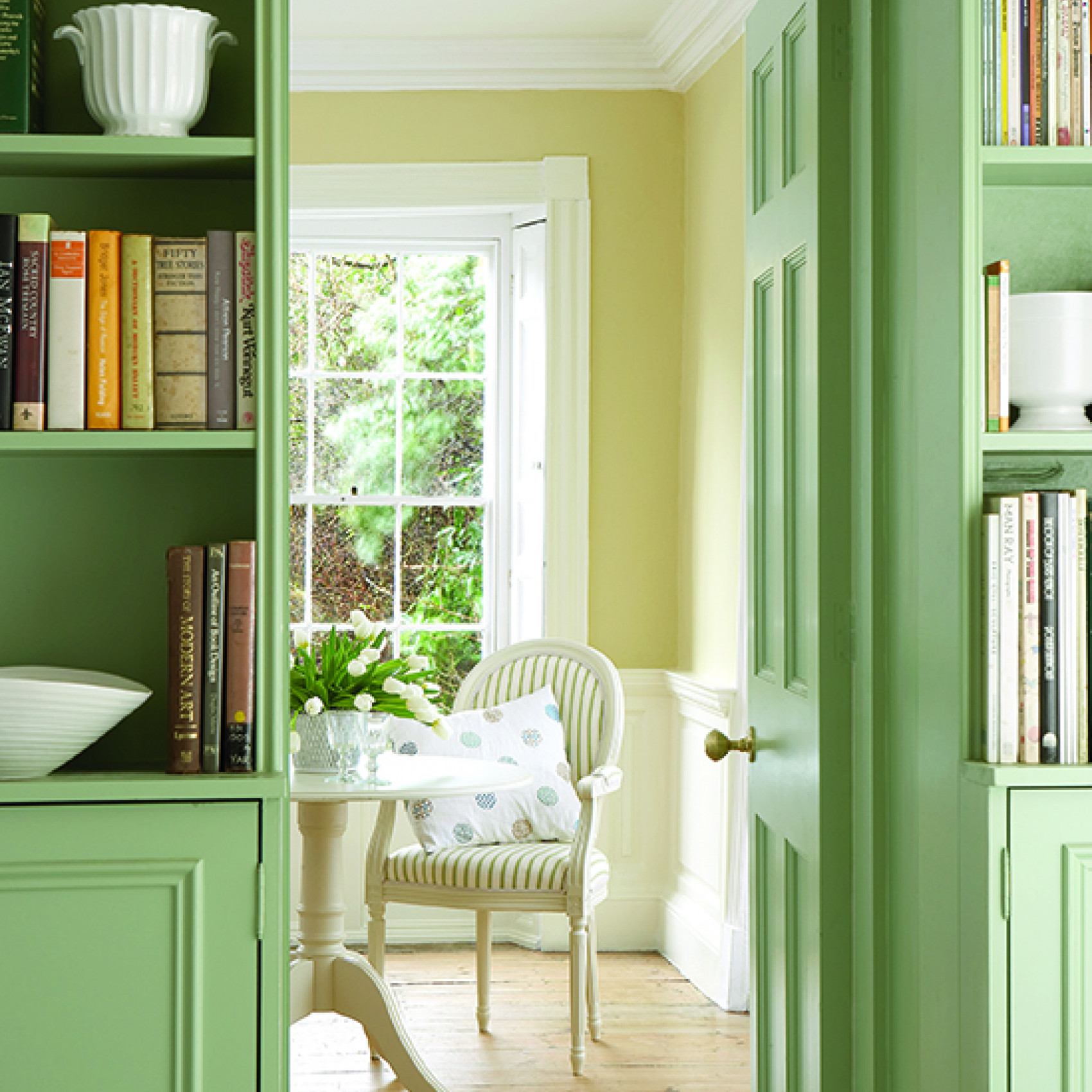 Interior paint Little Greene color пастельный White Lead Dark (172).